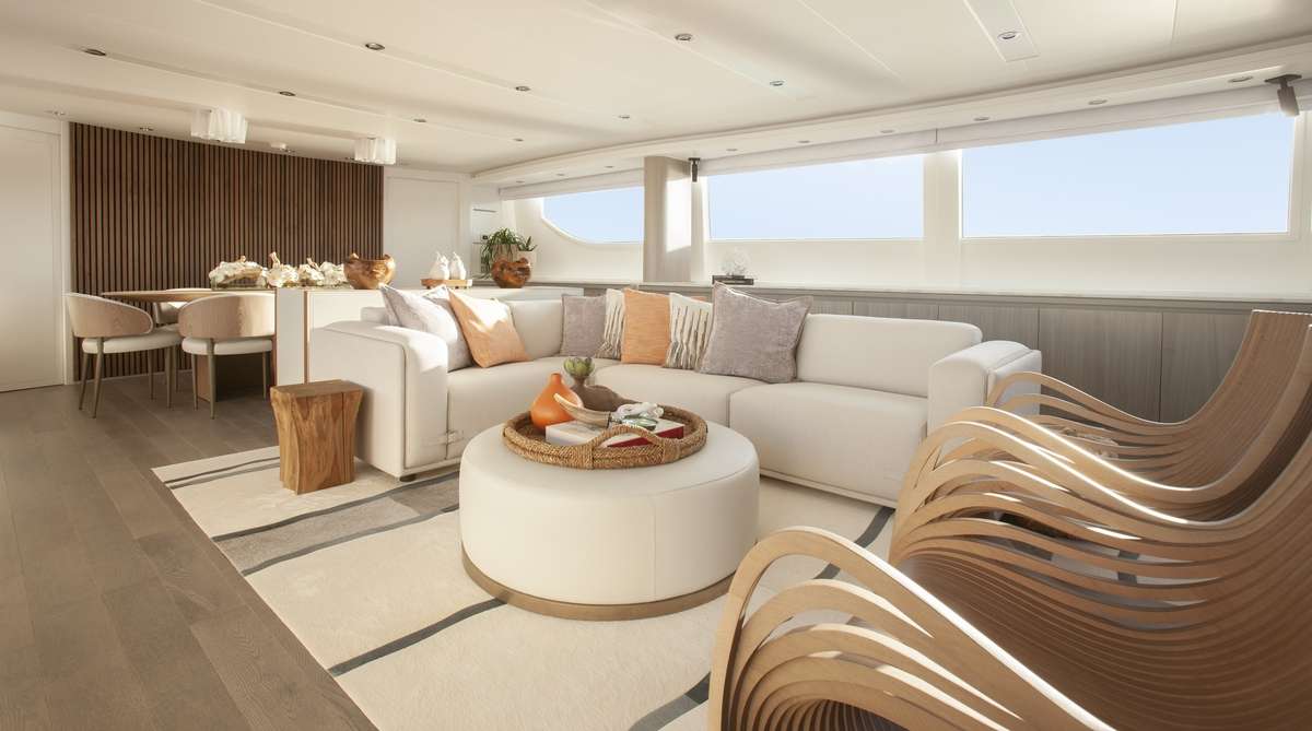 Crewed Motor Yacht DADDY photo 8