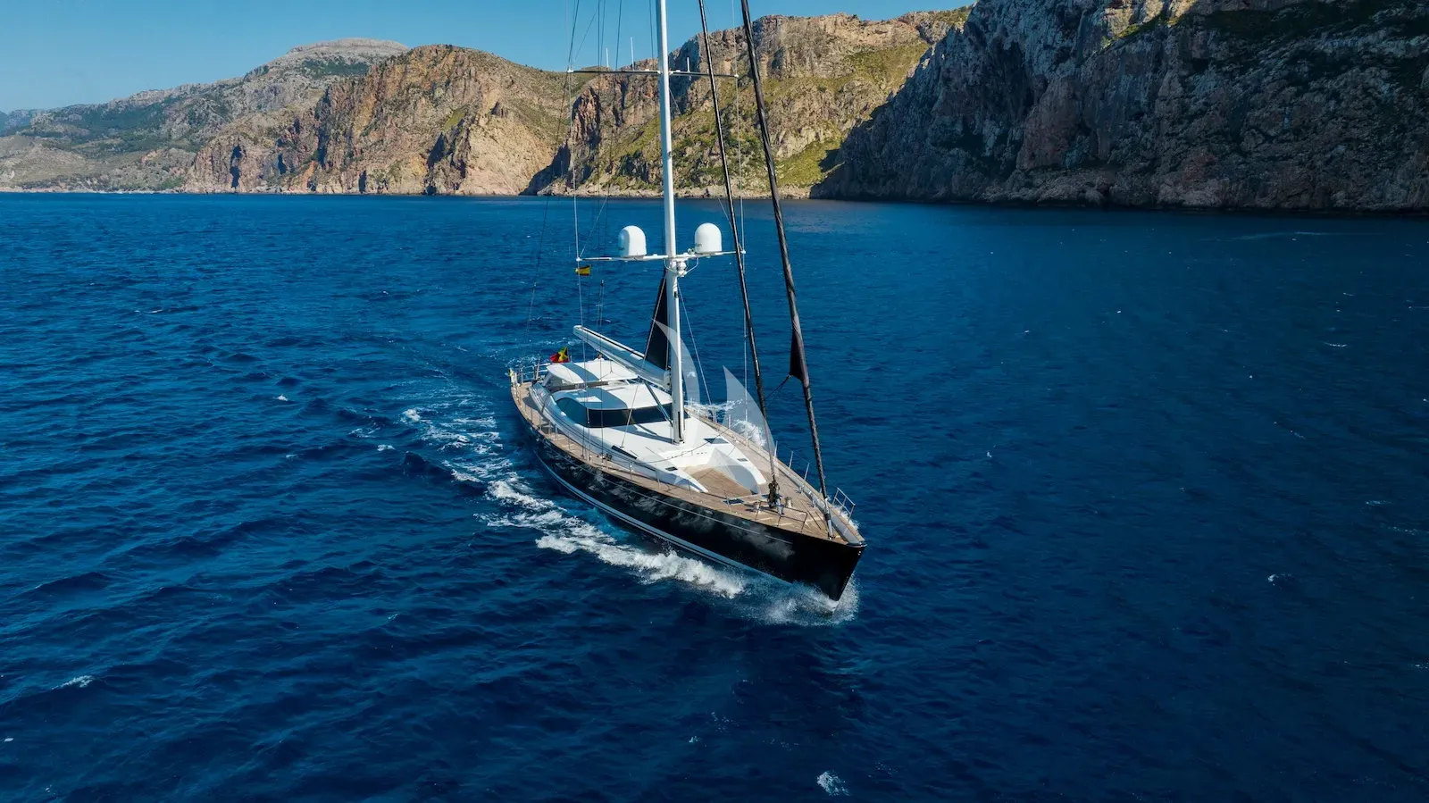 Luxury Crewed Sailing Yacht DAKOTA photo 4