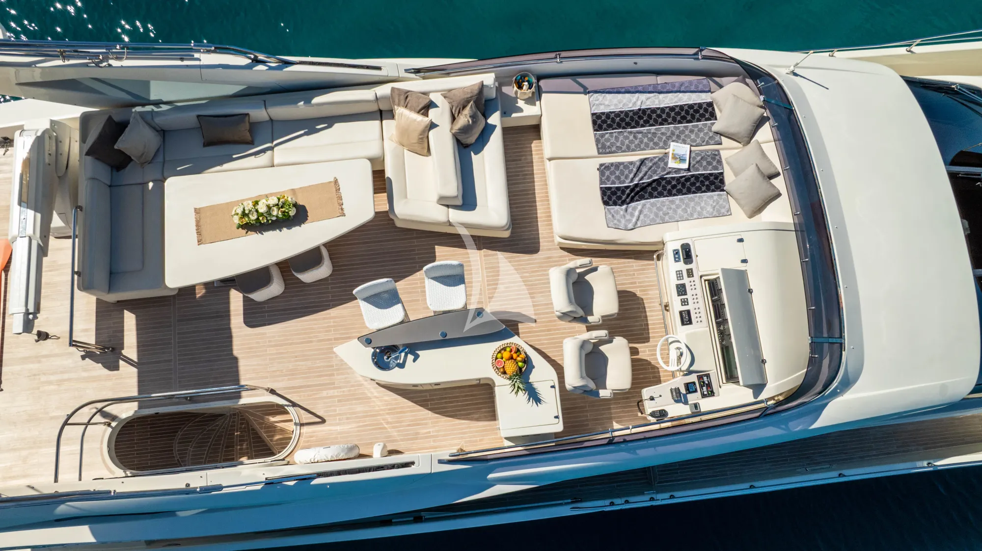 Crewed Motor Yacht DALIA photo 7