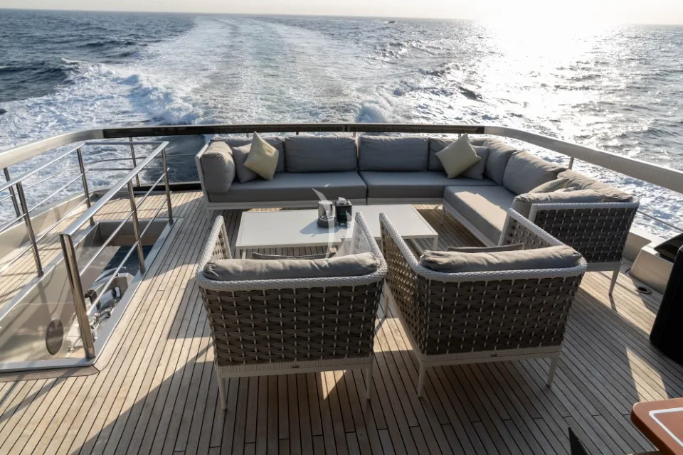 Luxury Crewed Motor Yacht DARK HORSE photo 6
