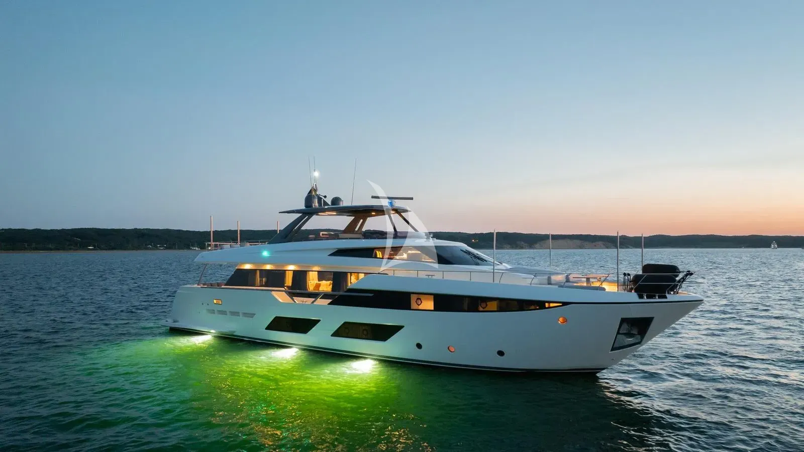Luxury Crewed Motor Yacht DATE NIGHT photo 7