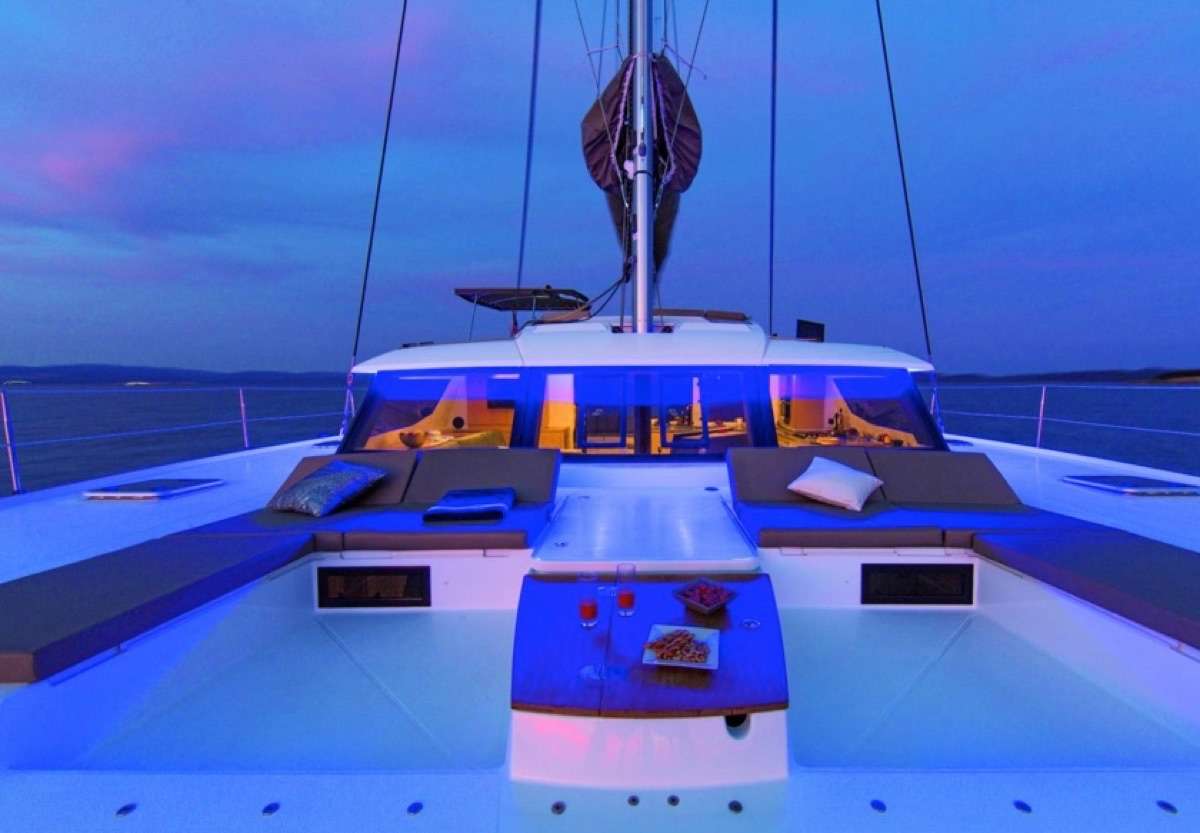 Luxury Crewed Catamaran DAYDREAMS photo 4