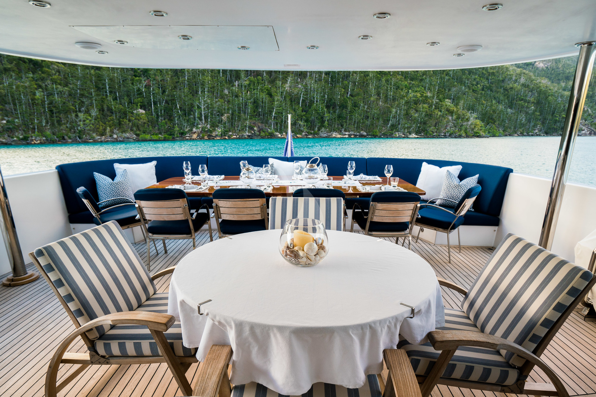 Luxury Crewed Motor Yacht DE LISLE III photo 8
