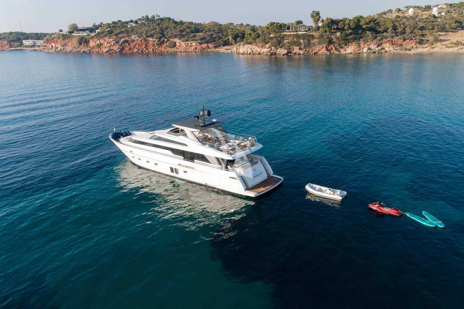 Luxury Crewed Motor Yacht DE ZEUS photo 4