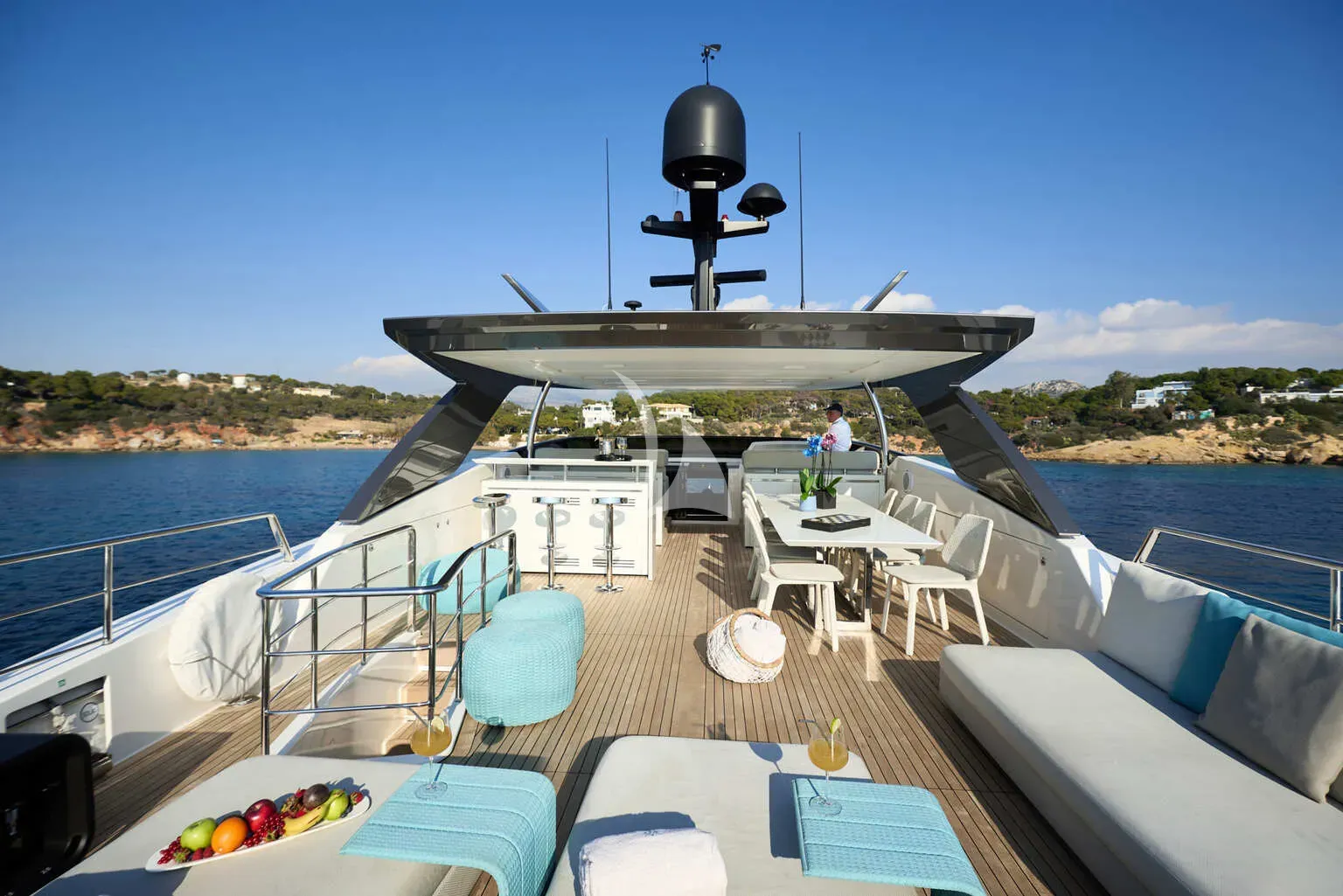 Luxury Crewed Motor Yacht DE ZEUS photo 7