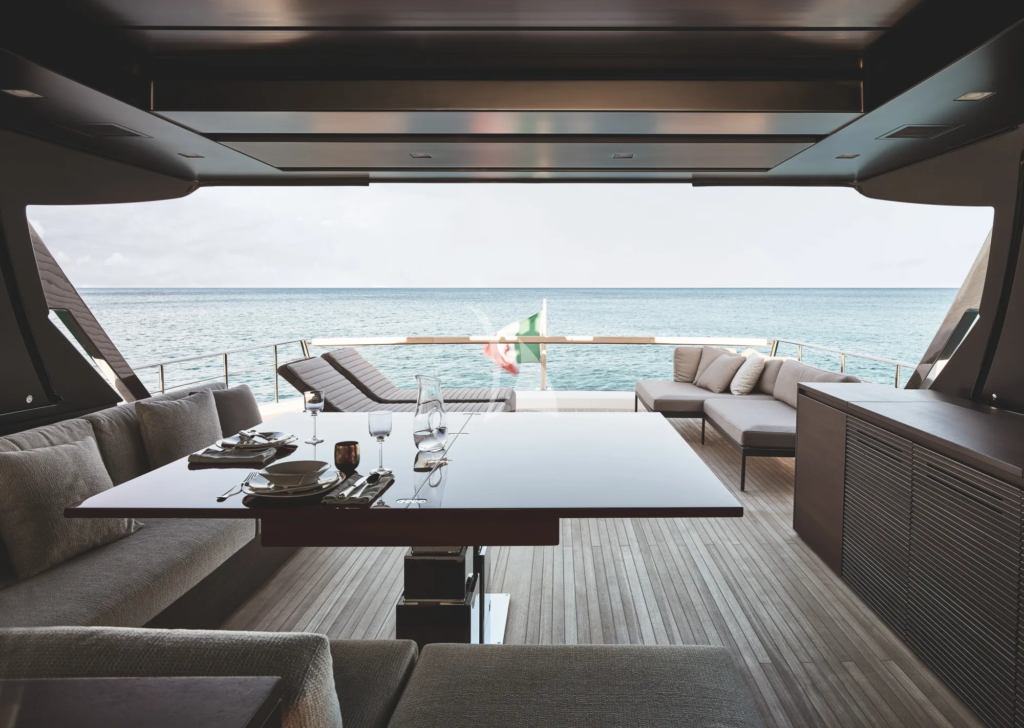 Luxury Crewed Motor Yacht DELLAGRAZIA photo 3