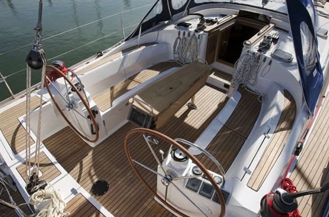 Bareboat Sailing Yacht DELPHIA 47 photo 3