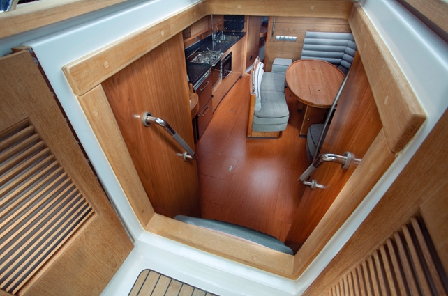 Bareboat Sailing Yacht DELPHIA 47 photo 6