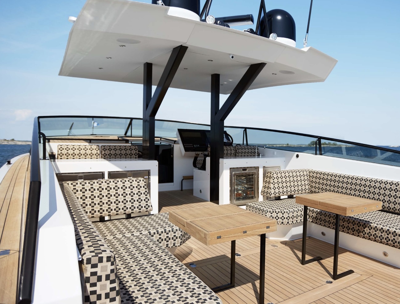 Crewed Motor Yacht Delta 60 Open photo 5