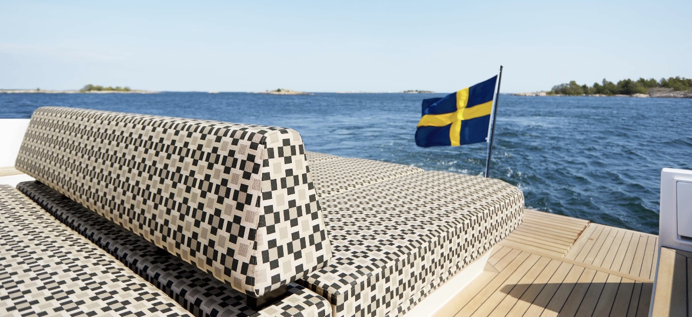 Crewed Motor Yacht Delta 60 Open photo 7