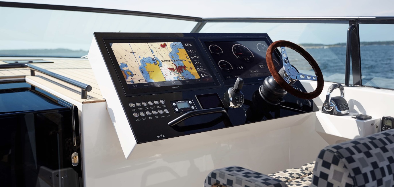 Crewed Motor Yacht Delta 60 Open photo 8