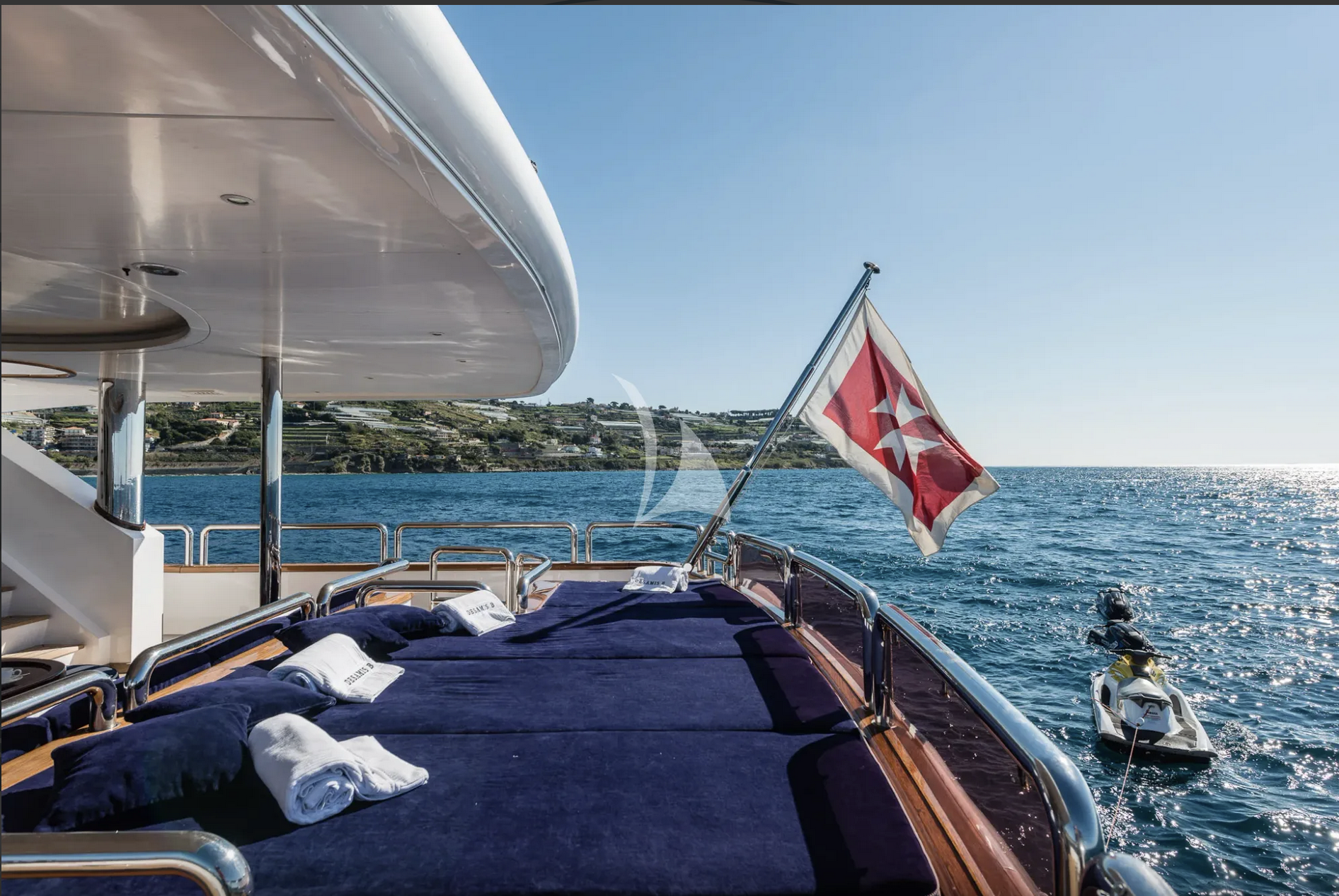 Luxury Crewed Motor Yacht DESAMIS photo 5