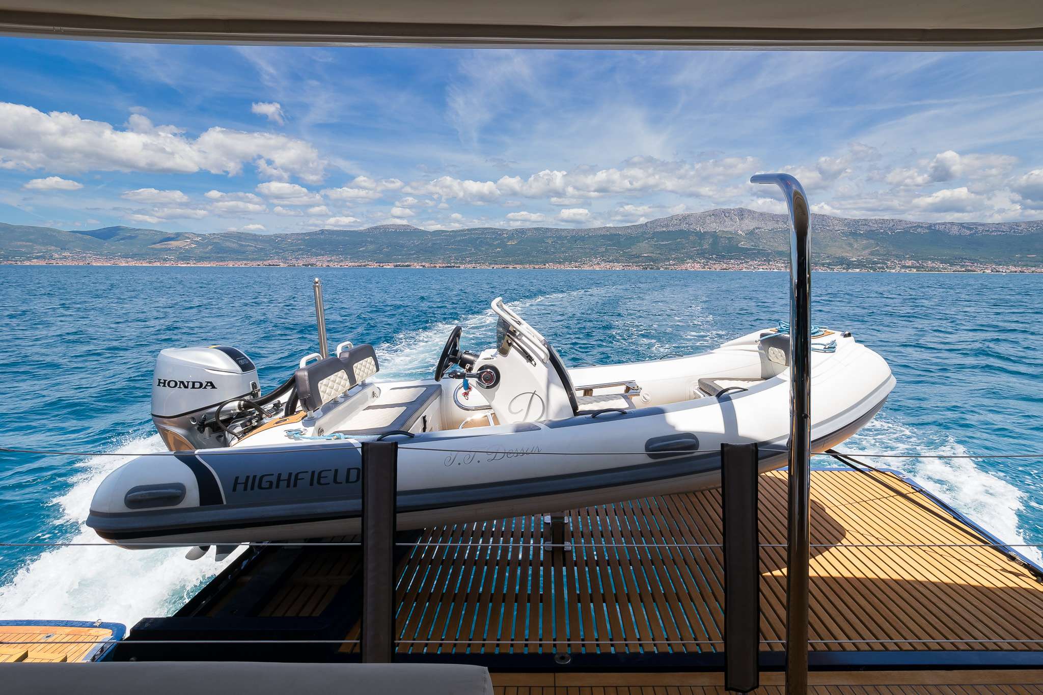 Crewed Catamaran DESSUS photo 4