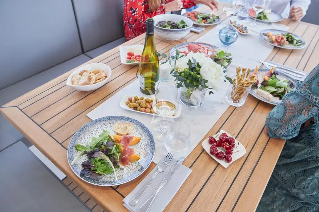 Crewed Catamaran DESTINATION UNKNOWN photo 8