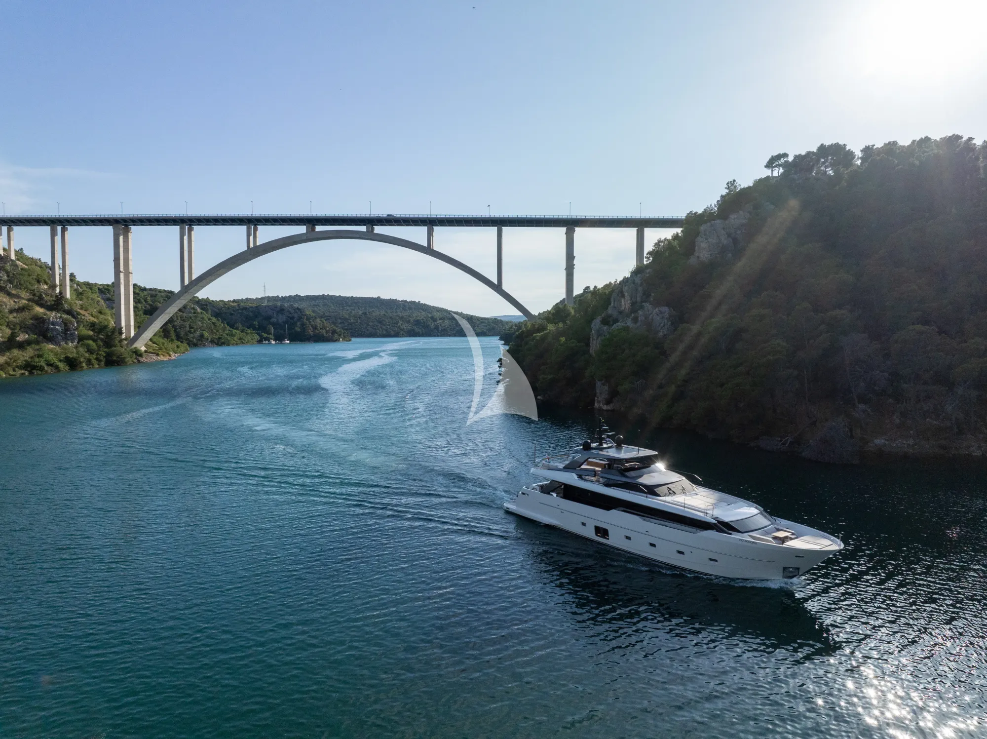 Luxury Crewed Motor Yacht DESTINO photo 4