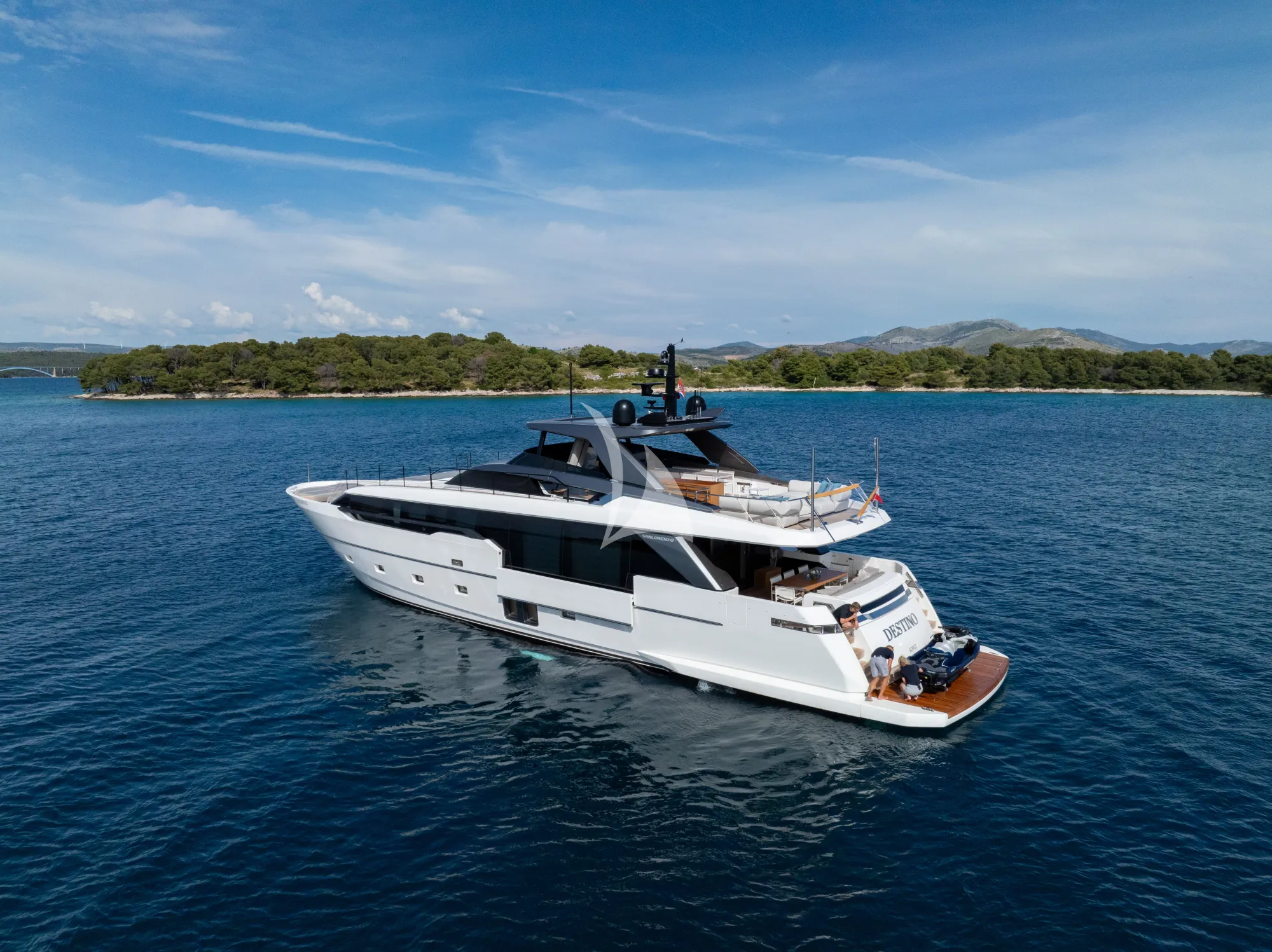 Luxury Crewed Motor Yacht DESTINO photo 5