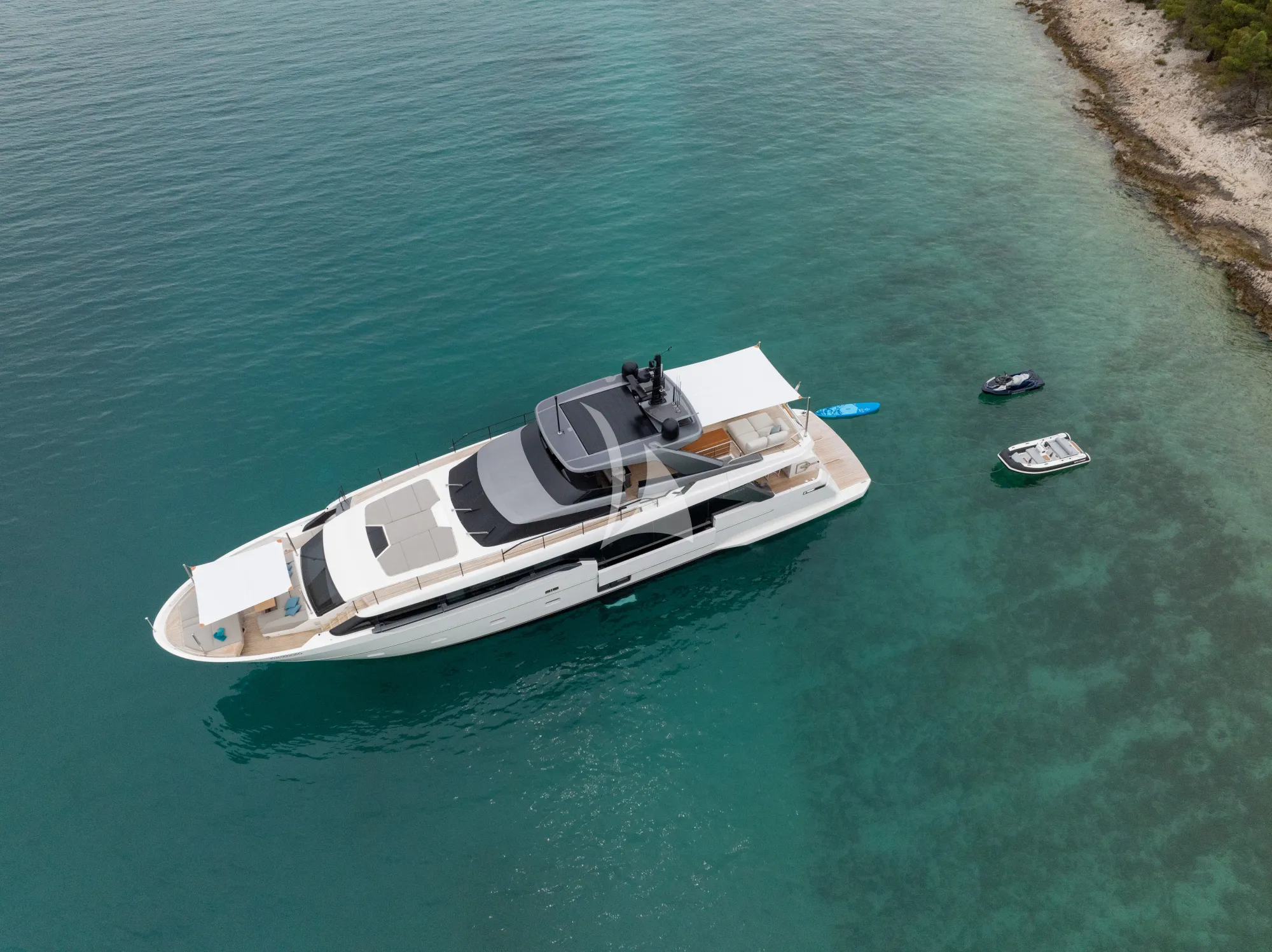 Luxury Crewed Motor Yacht DESTINO photo 8