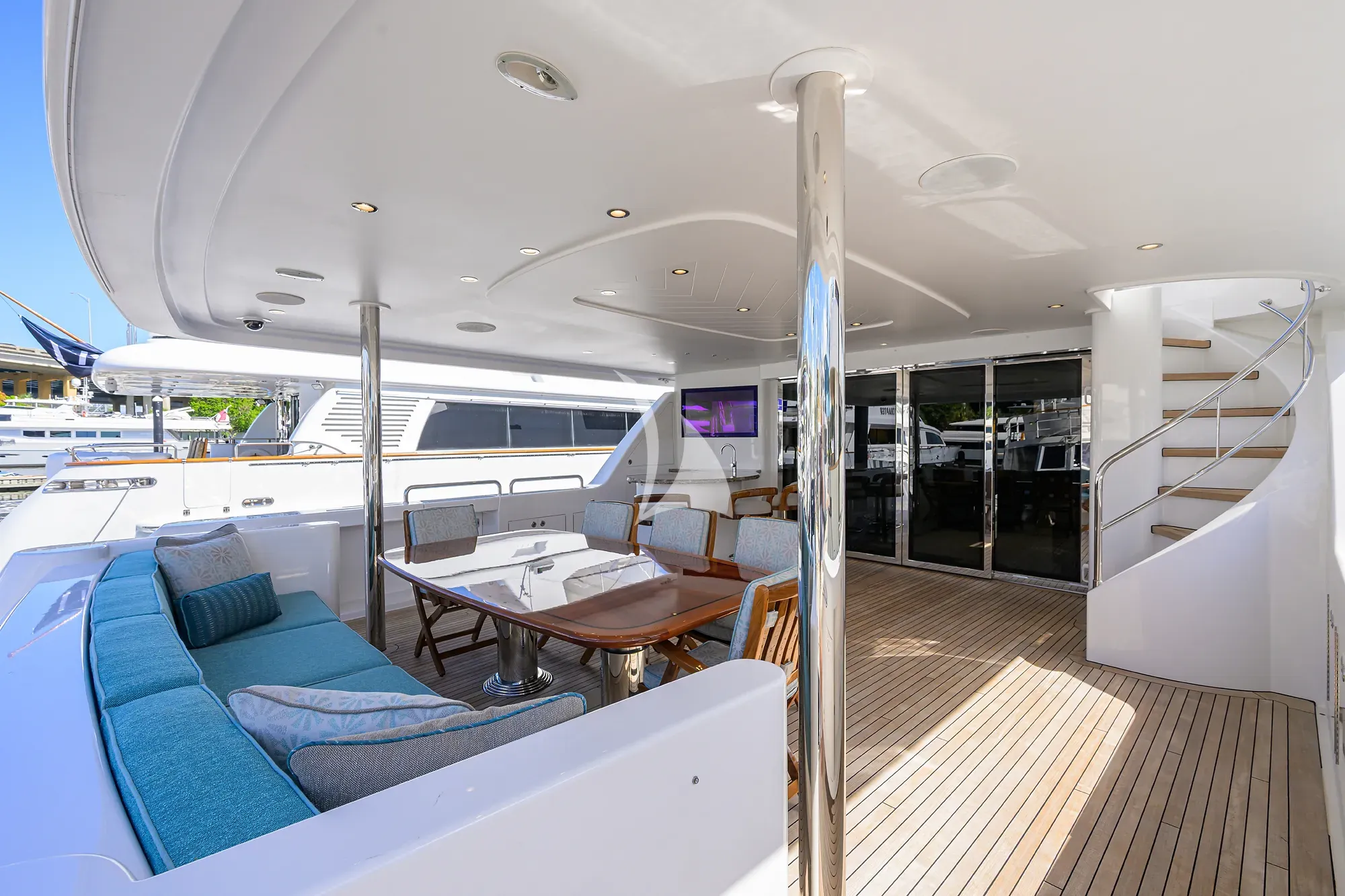 Crewed Motor Yacht DETERMINATION photo 6