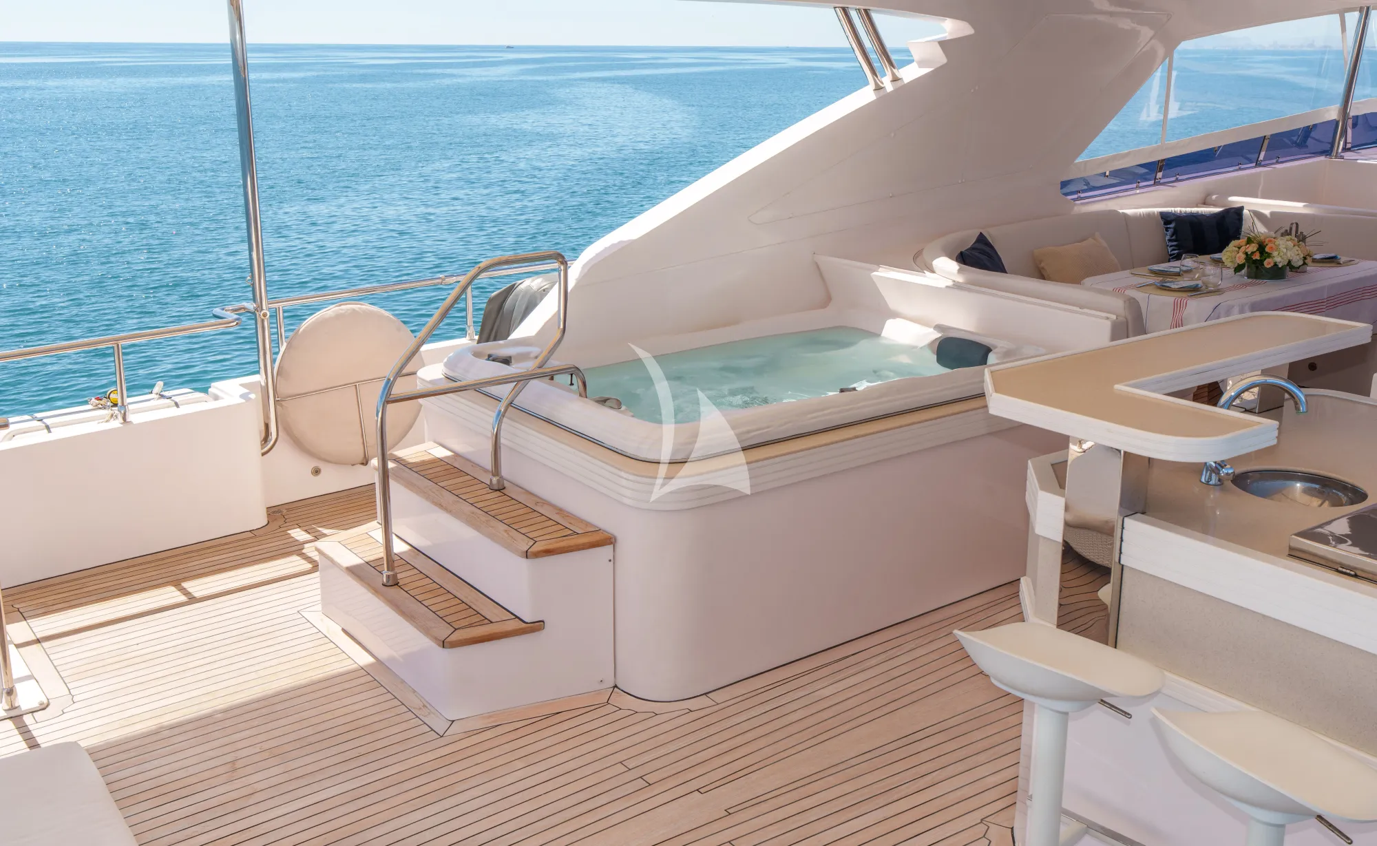 Luxury Crewed Motor Yacht DIAM photo 5