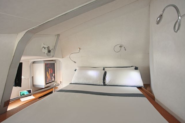 Bareboat Catamaran Diamante 555 photo 5