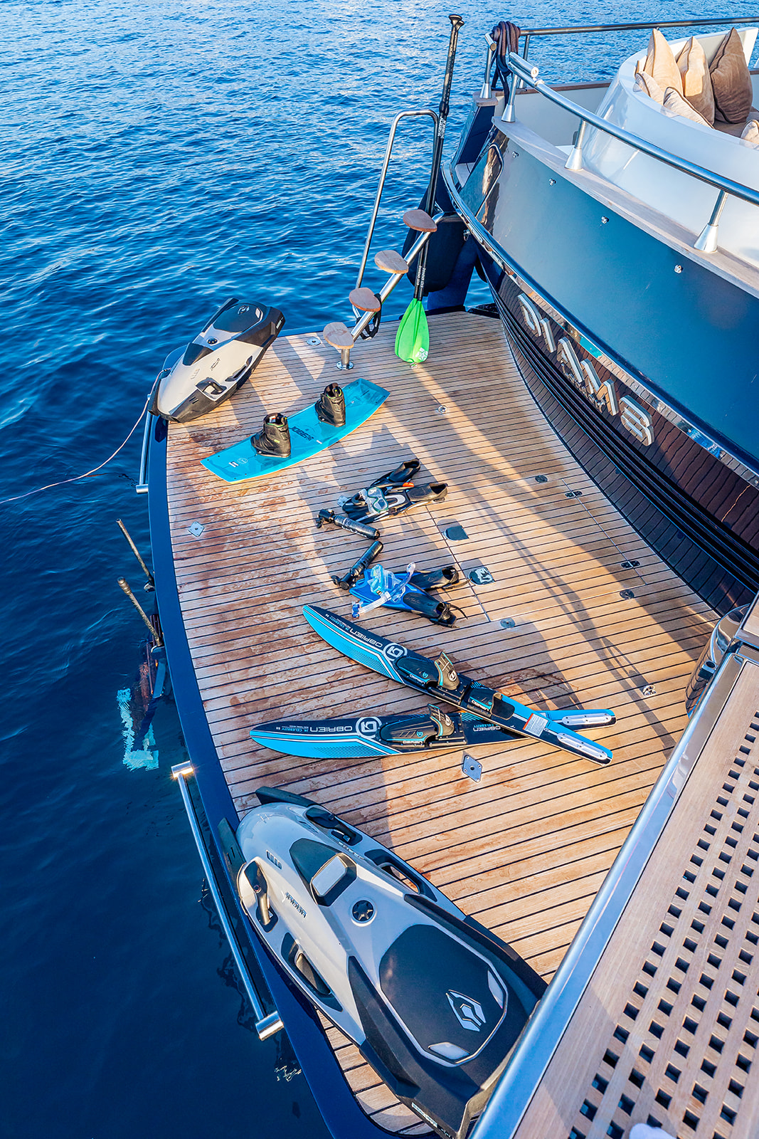 Crewed Motor Yacht DIAMS photo 7