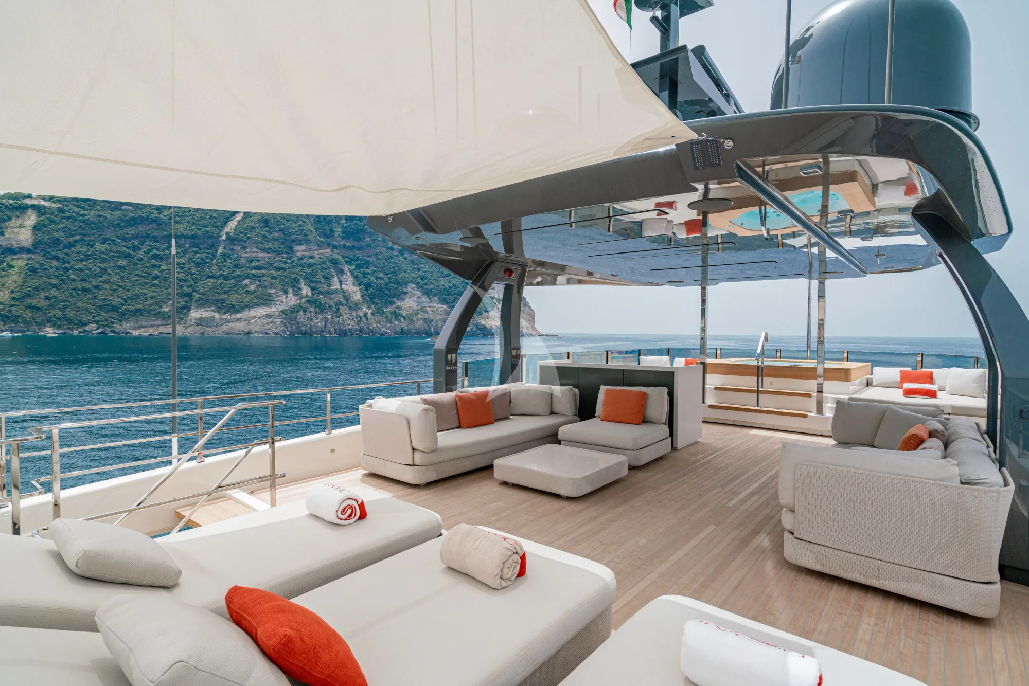 Luxury Crewed Motor Yacht DIANA II photo 8