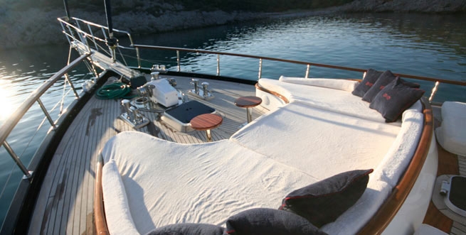 Crewed Sailing Yacht DIDI photo 3