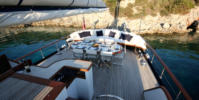 Crewed Sailing Yacht DIDI photo 4