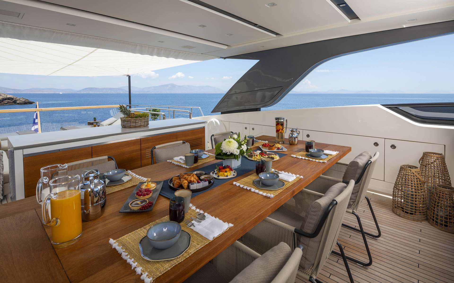 Luxury Crewed Motor Yacht DINAIA photo 8