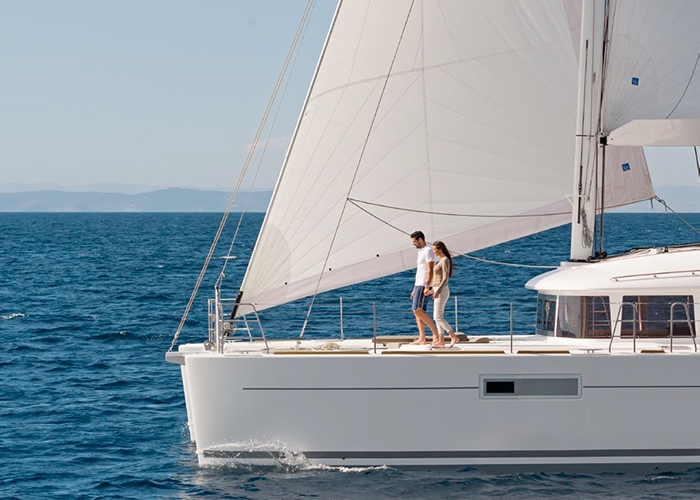 Luxury Crewed Catamaran DIVA photo 3