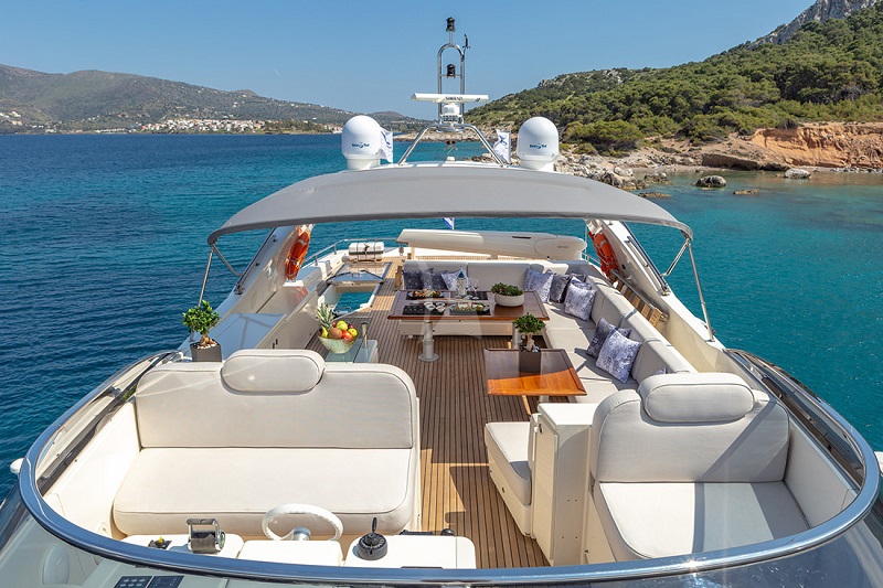 Luxury Crewed Motor Yacht DIVINE photo 8