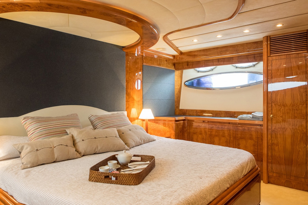 Luxury Crewed Motor Yacht DOLCE VITA photo 7
