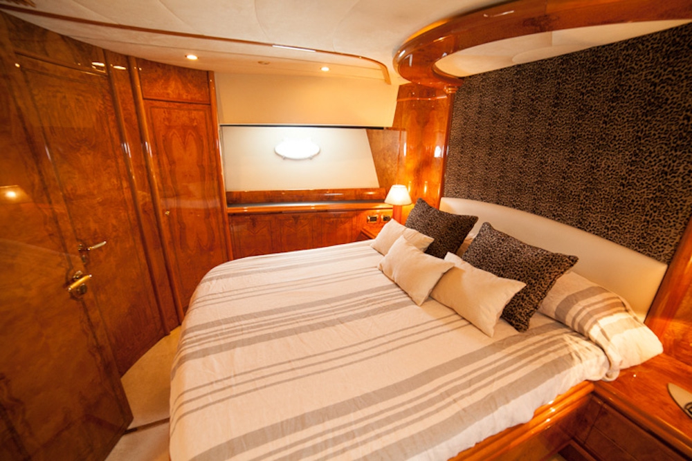 Luxury Crewed Motor Yacht DOLCE VITA photo 8