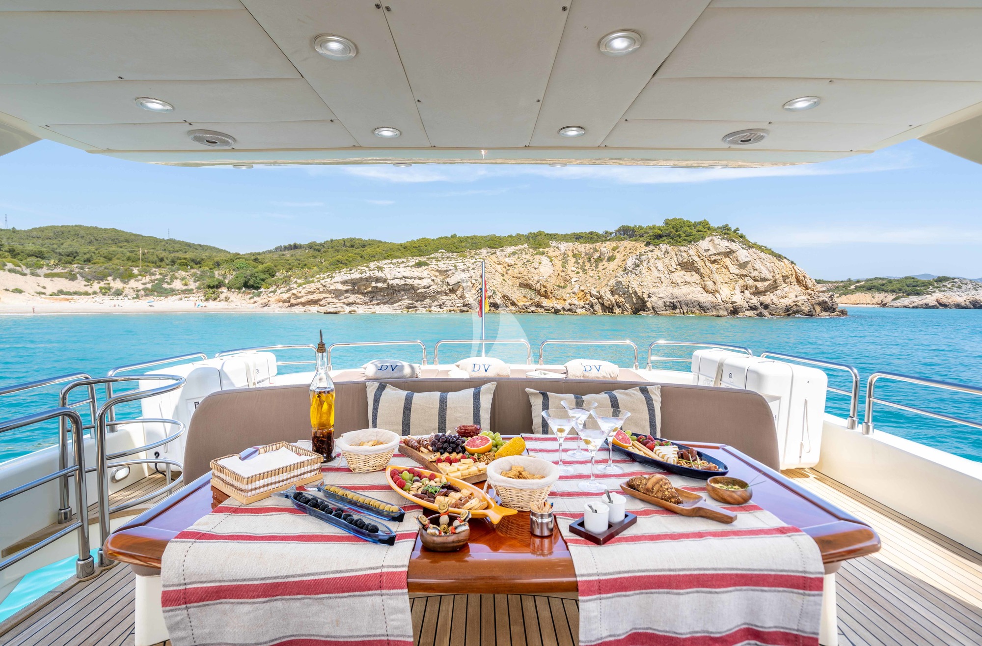 Crewed Motor Yacht DOLCE VITA IV photo 7