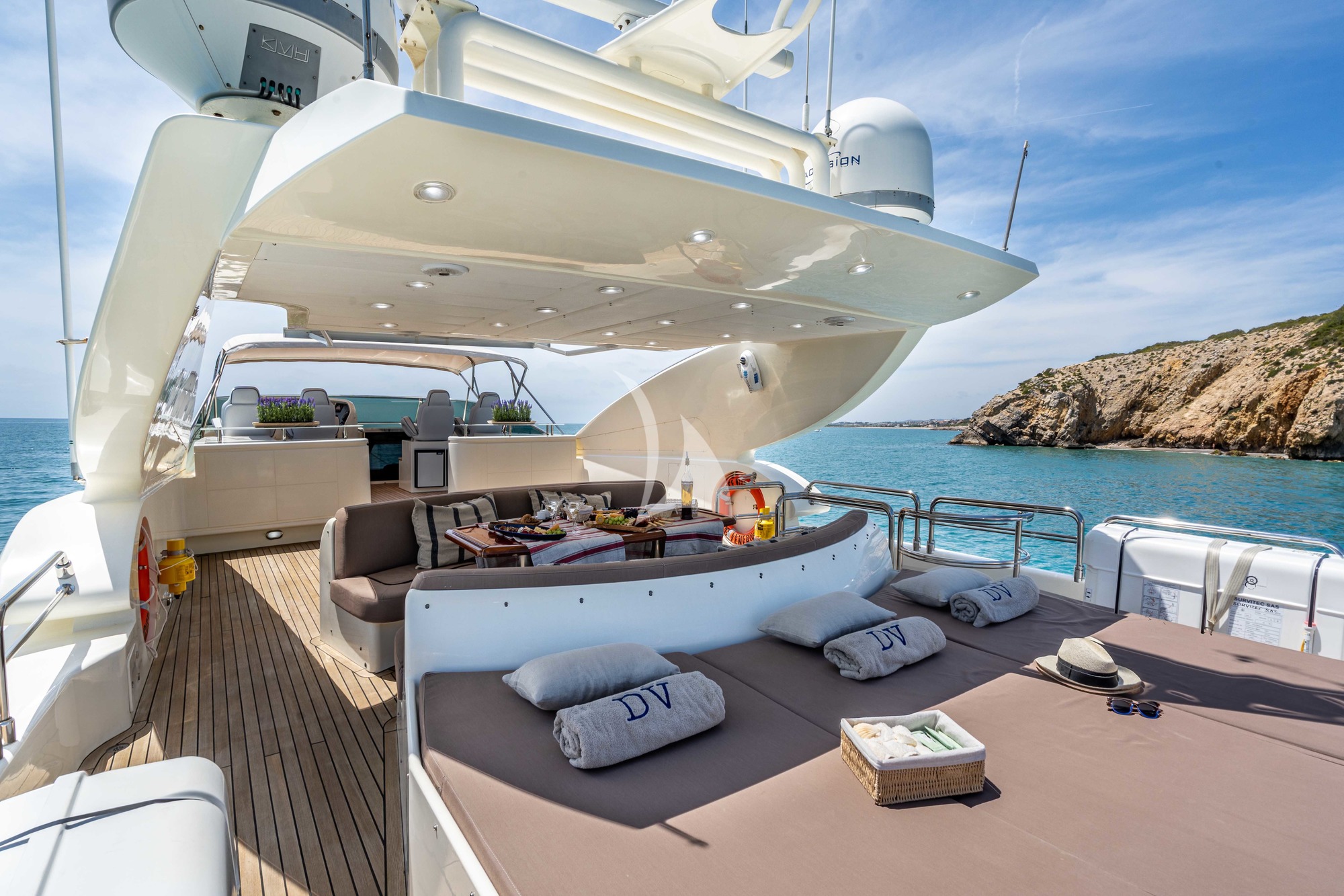Crewed Motor Yacht DOLCE VITA IV photo 8