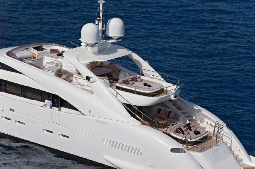 Luxury Crewed Motor Yacht DOLCEAQUA photo 3