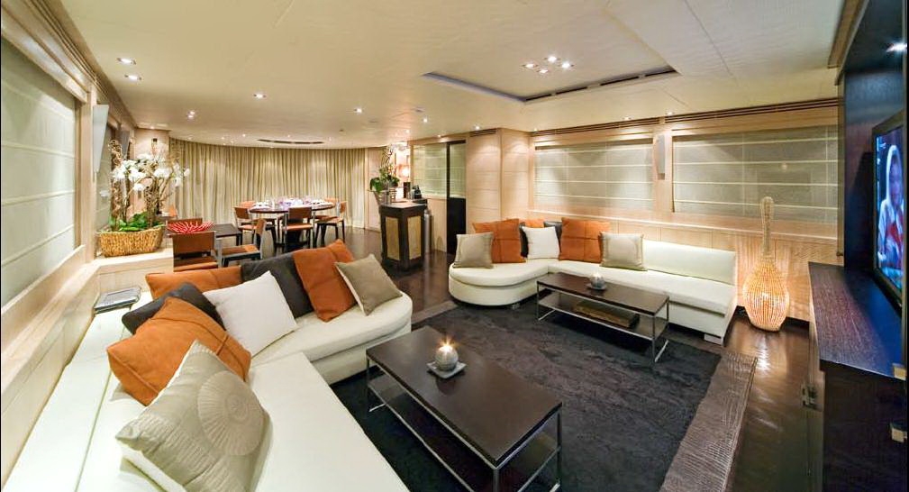 Luxury Crewed Motor Yacht DOLCEAQUA photo 7