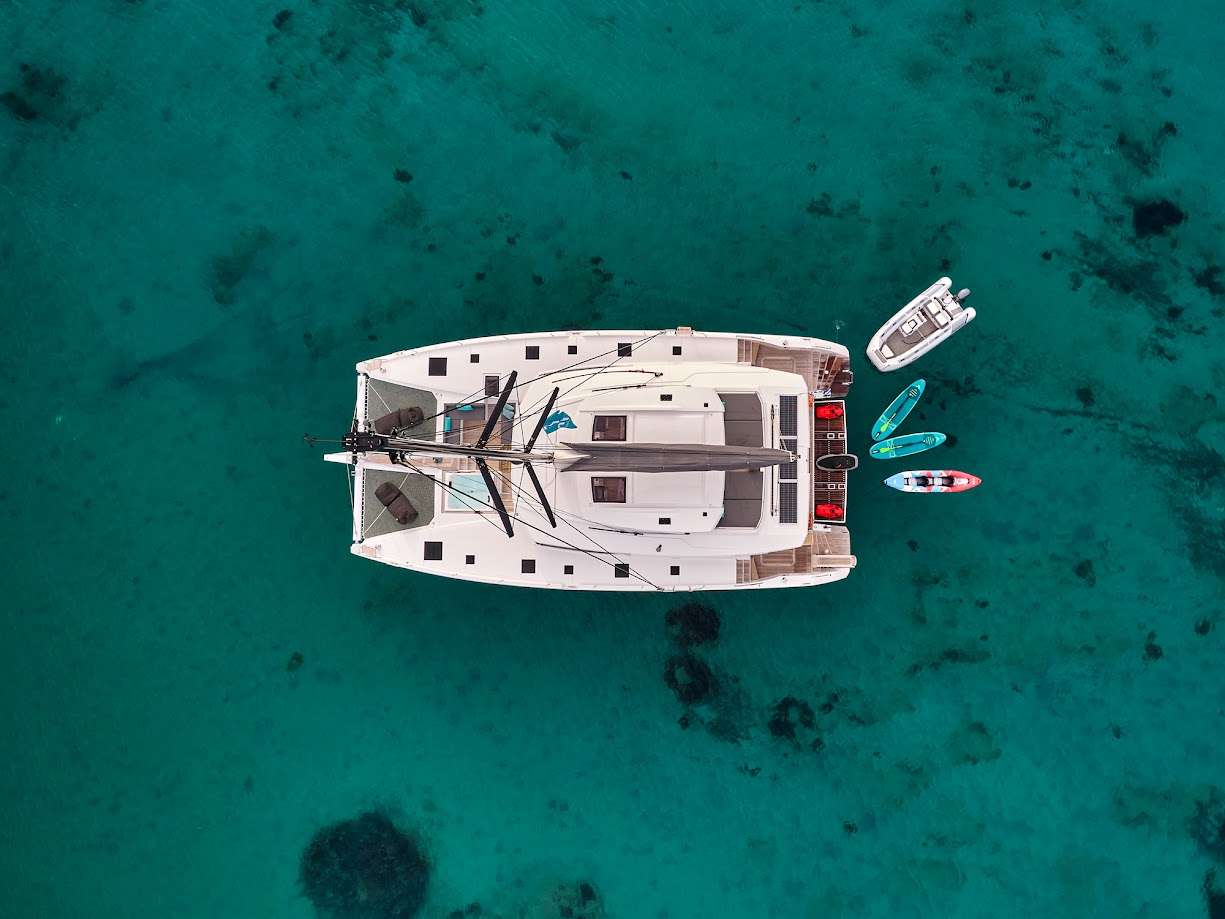 Crewed Catamaran DOLLY photo 3