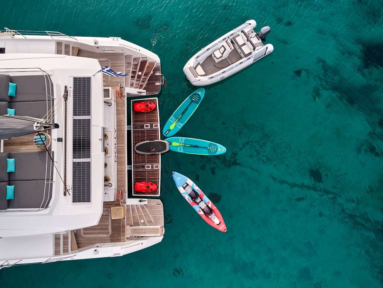 Crewed Catamaran DOLLY photo 4