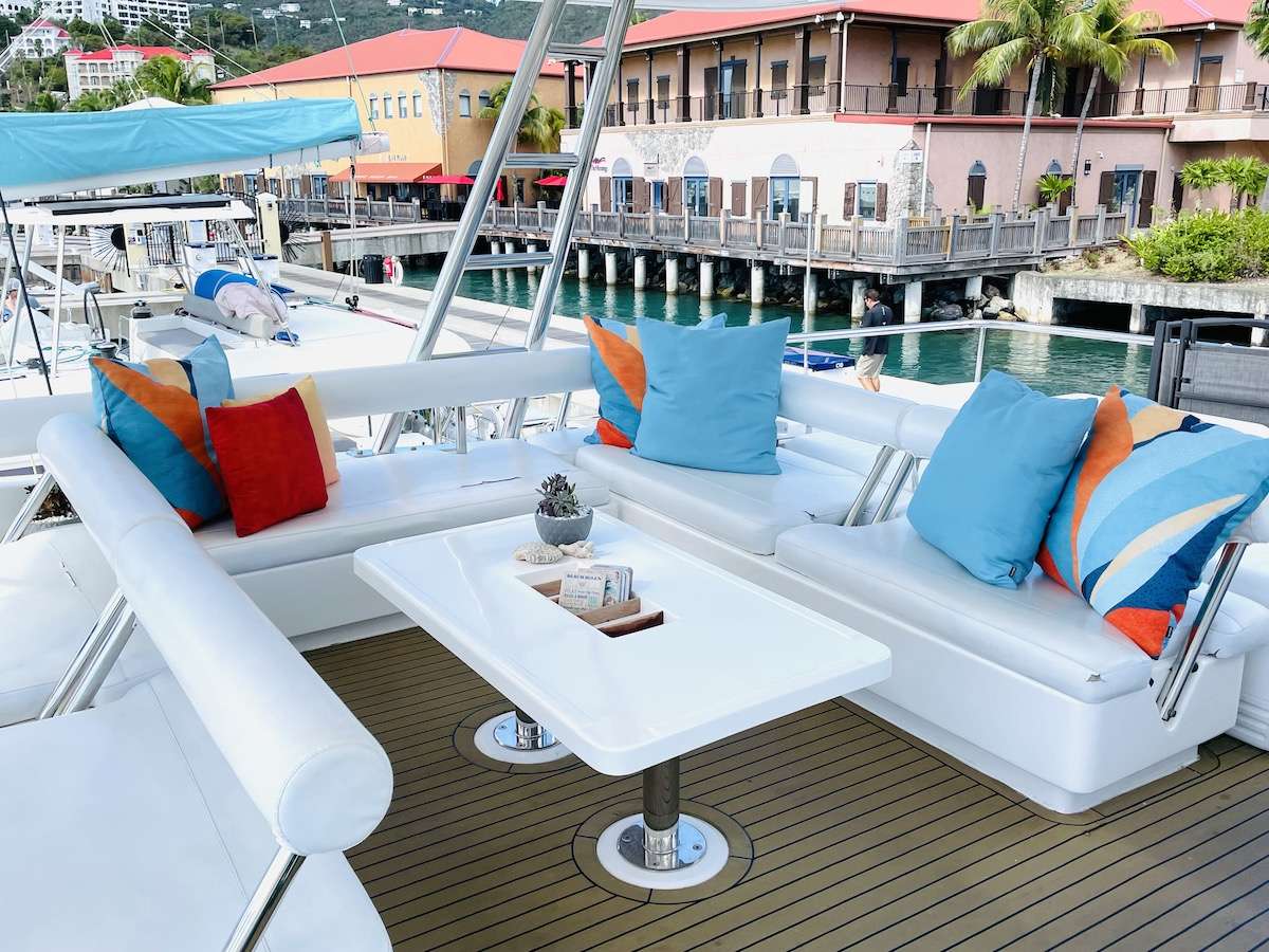 Luxury Crewed Catamaran DOLPHIN DAZE photo 5