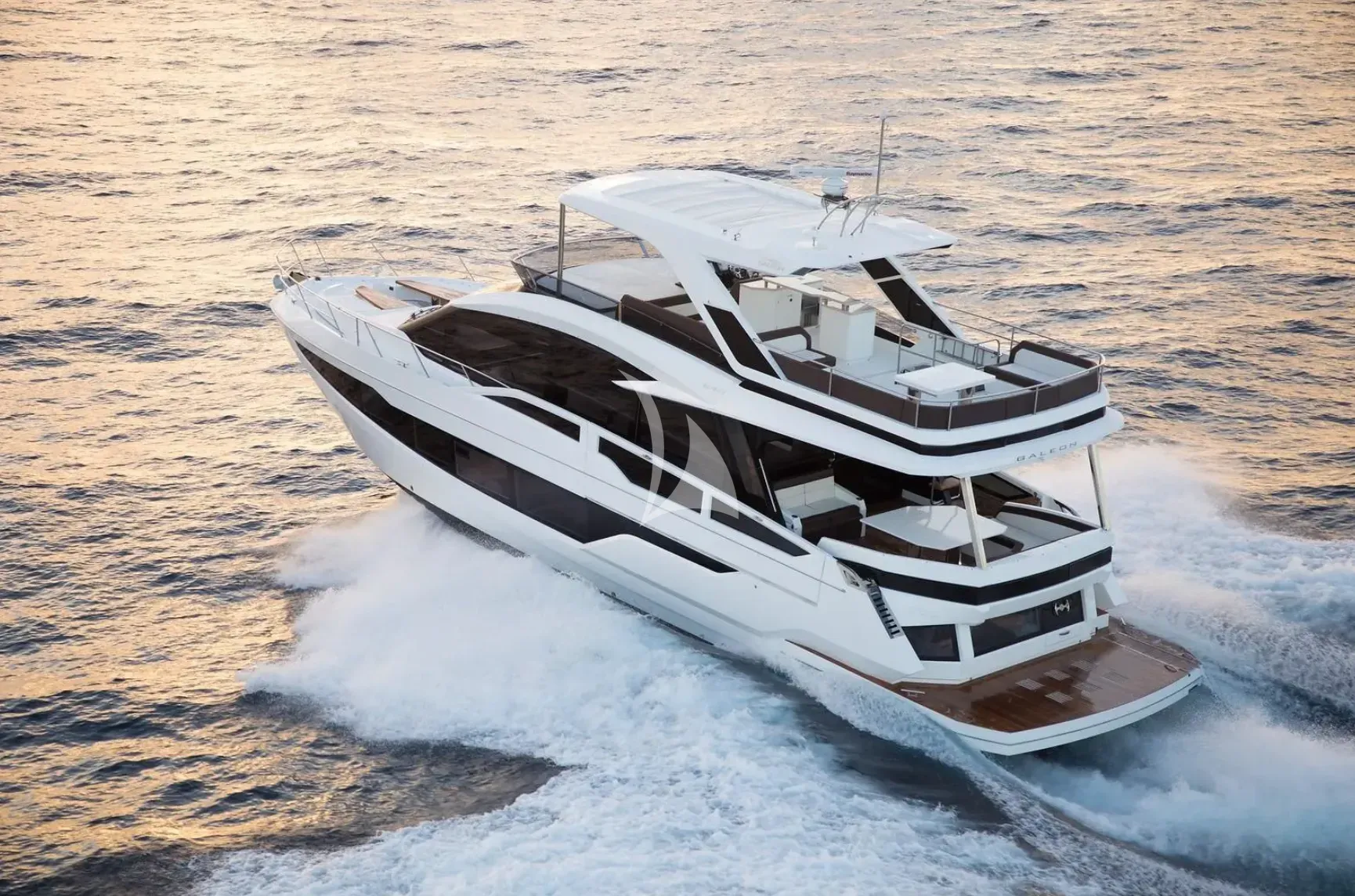 Crewed Motor Yacht DON`T TELL MOM photo 3