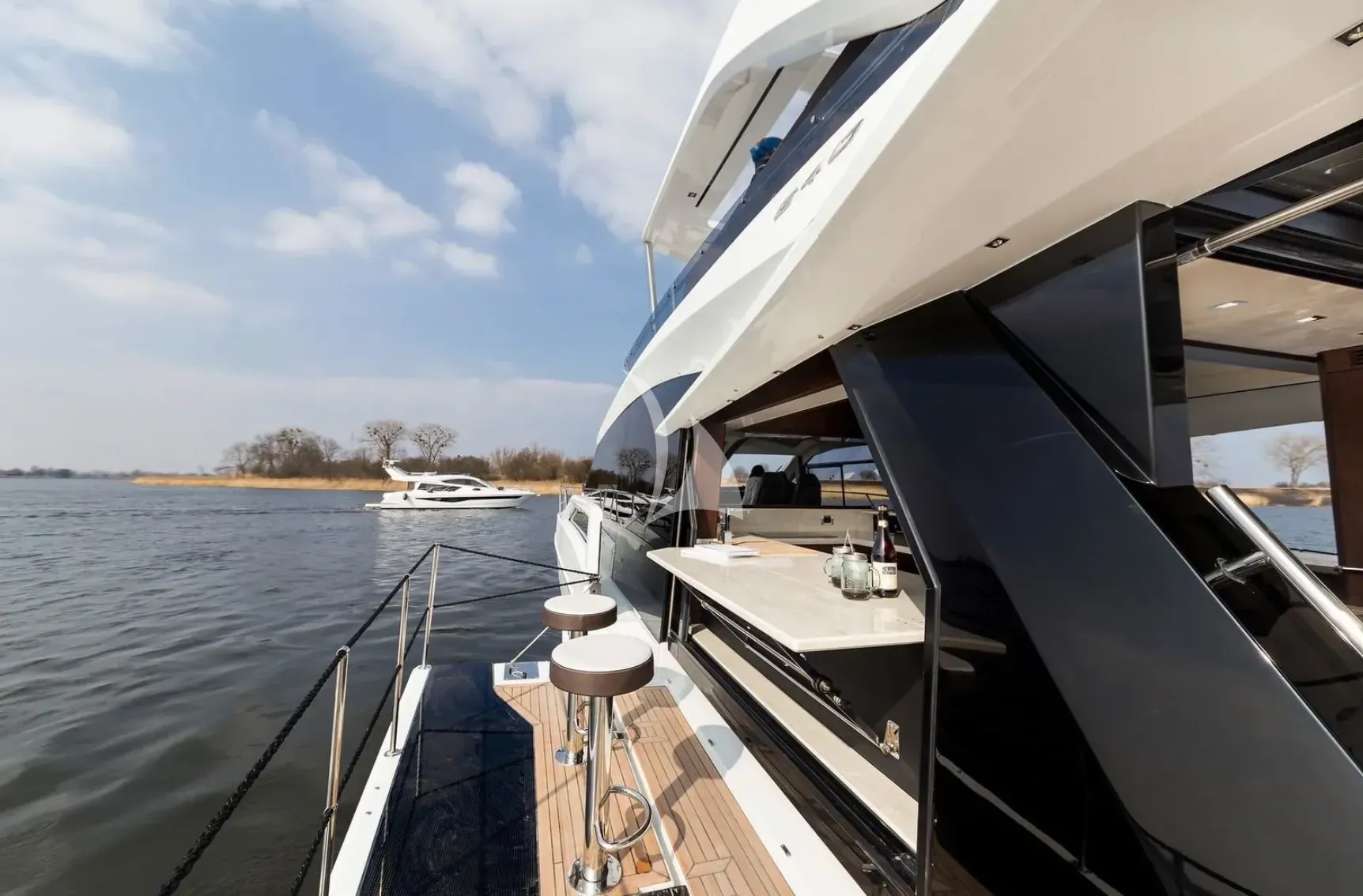 Crewed Motor Yacht DON`T TELL MOM photo 6