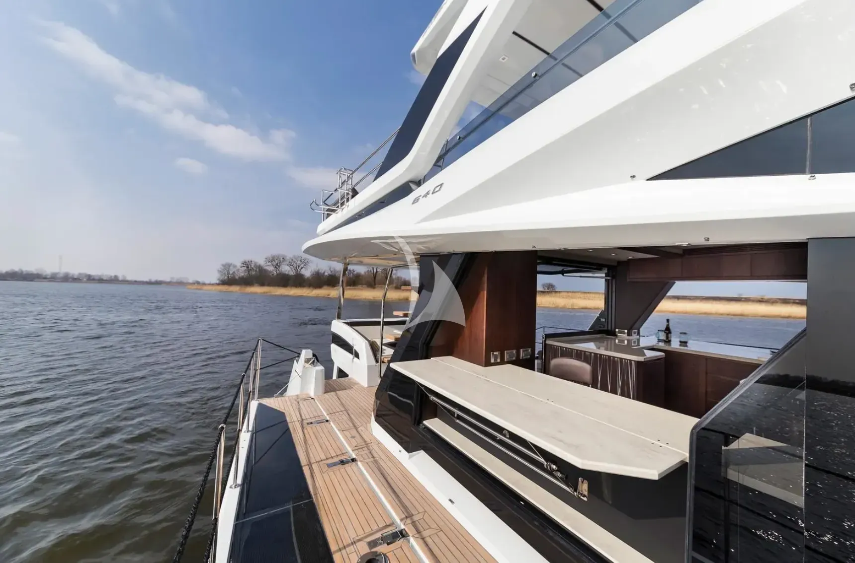 Crewed Motor Yacht DON`T TELL MOM photo 7