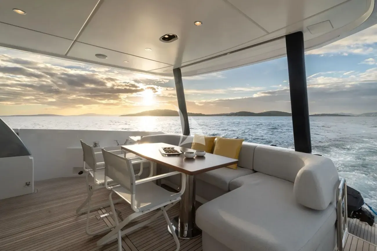 Crewed Motor Yacht DONNA photo 8