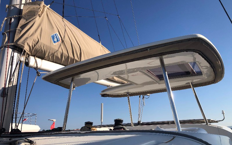 Bareboat Catamaran AVENTURA photo 4