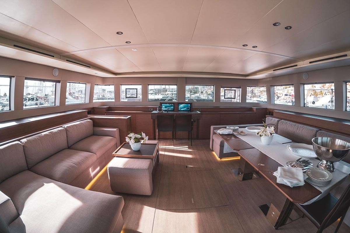 Crewed Power Catamaran DRAGO photo 4