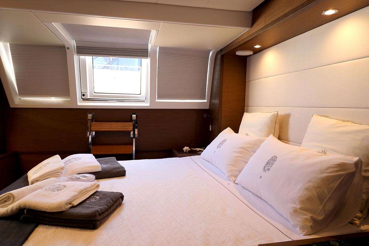 Crewed Power Catamaran DRAGO photo 6