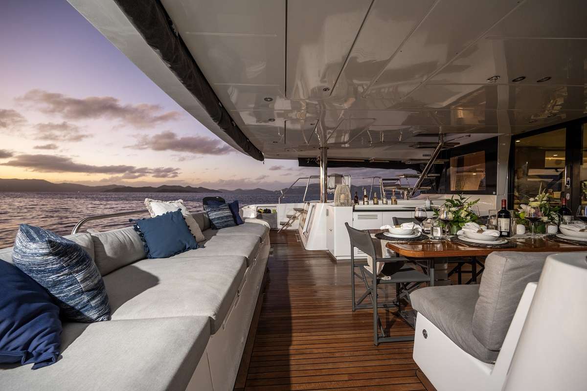 Crewed Catamaran DRAGONFLY photo 3