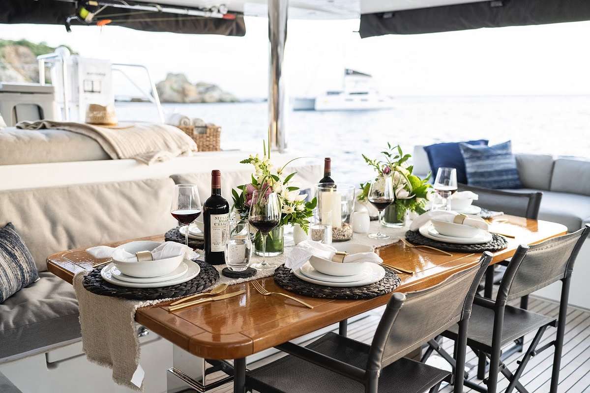 Crewed Catamaran DRAGONFLY photo 4