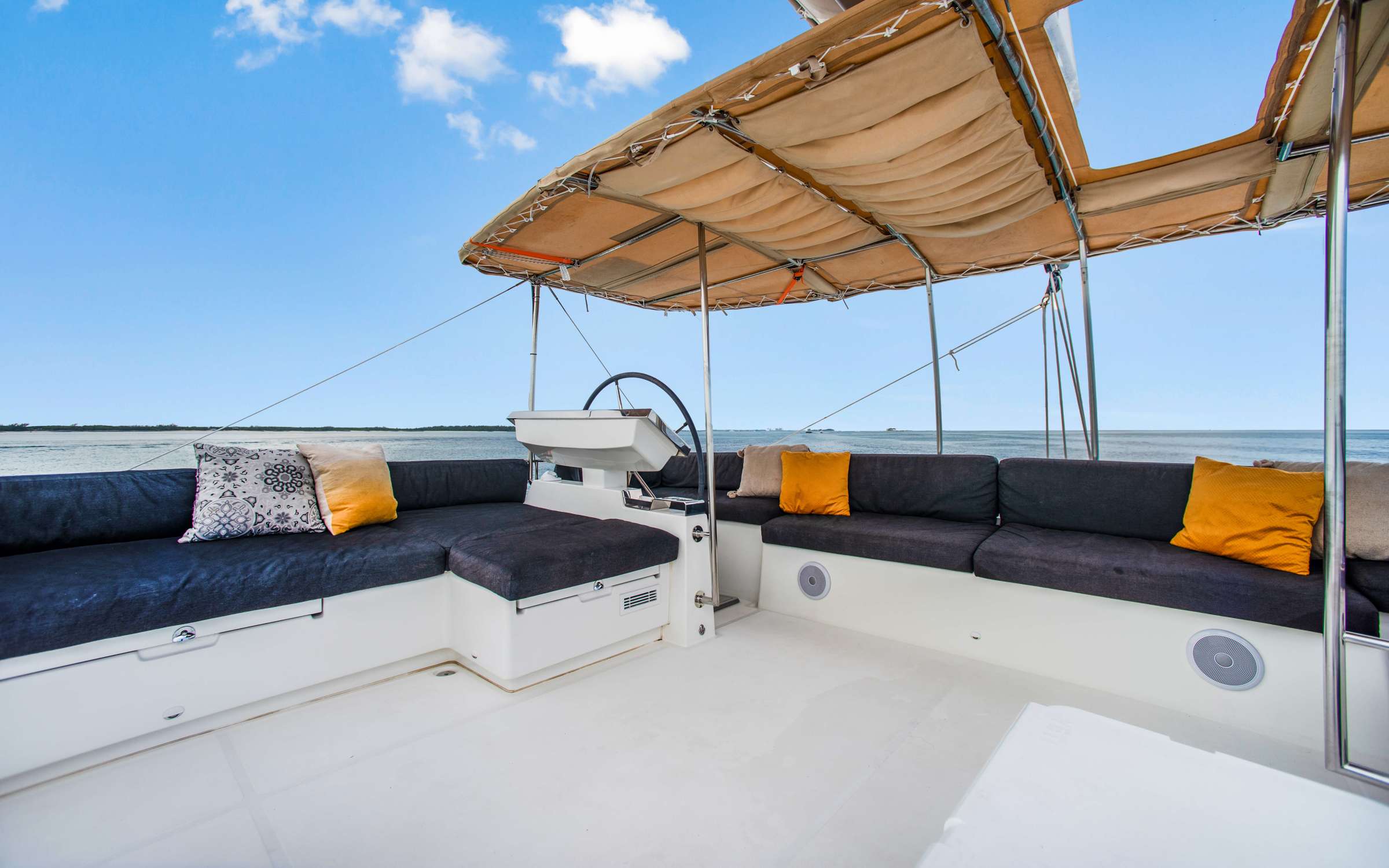 Crewed Catamaran DREAM BEAUTY photo 4